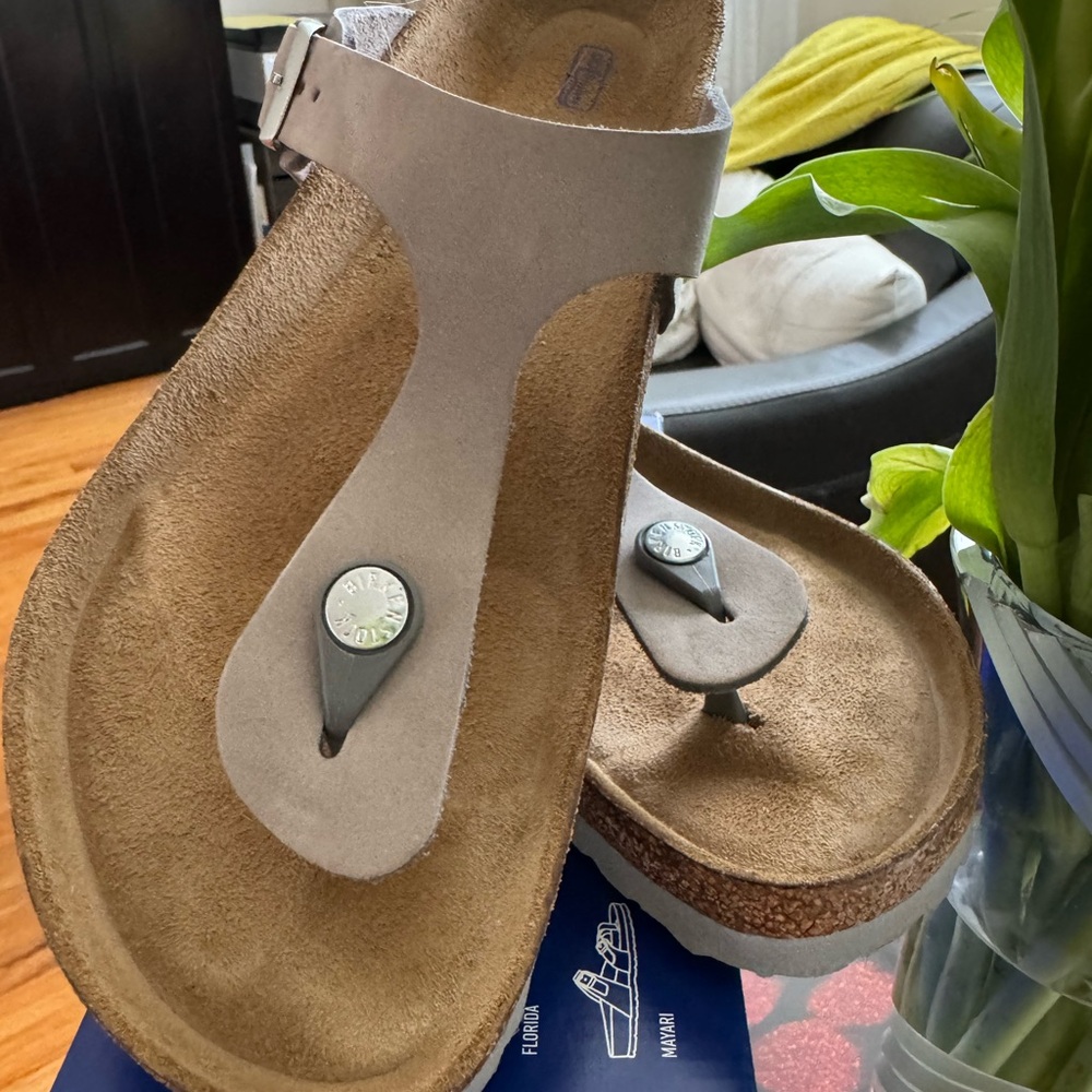 Birkenstock Dove Gray Sandals size 9 US, 40 UK